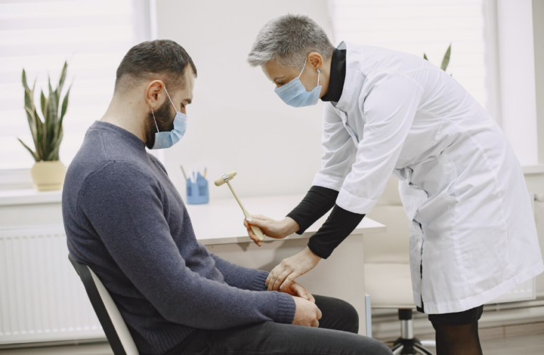 Understanding Numbness: When Should You See a Neurologist About Tingling or Loss of Sensation?
