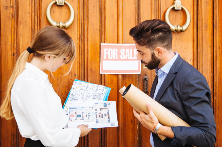 What to Look for When Buying a Business in Knoxville with a Broker